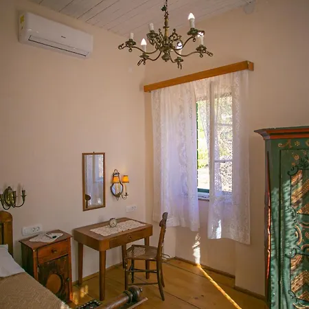 Terra Arhaica - Authentic House And Traditional Breakfast Villa Vrisnik